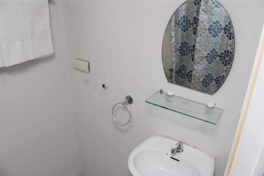 Huge A2J Executive Luxury 1Br Suite Near Abs Cbn, Gma Manila Kültér fotó