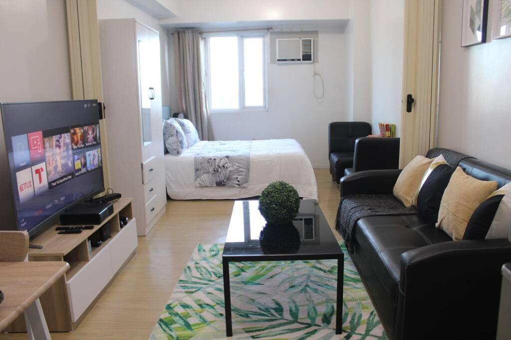 Huge A2J Executive Luxury 1Br Suite Near Abs Cbn, Gma Manila Kültér fotó
