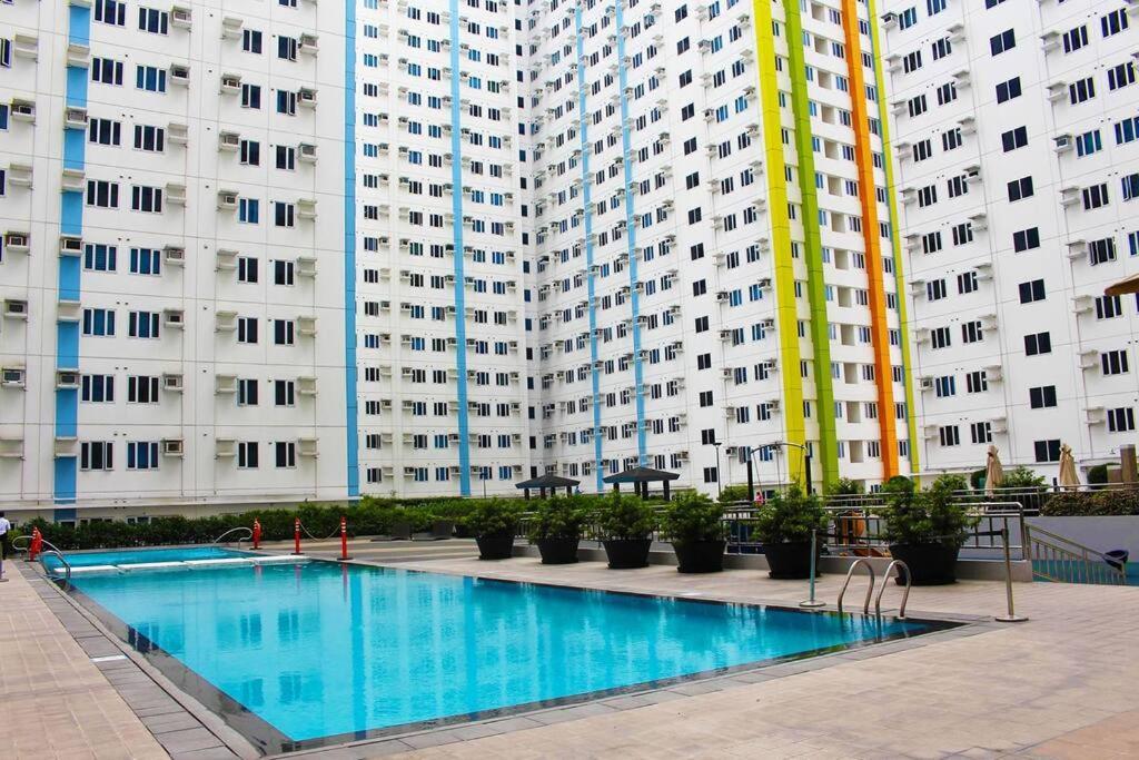 Huge A2J Executive Luxury 1Br Suite Near Abs Cbn, Gma Manila Kültér fotó