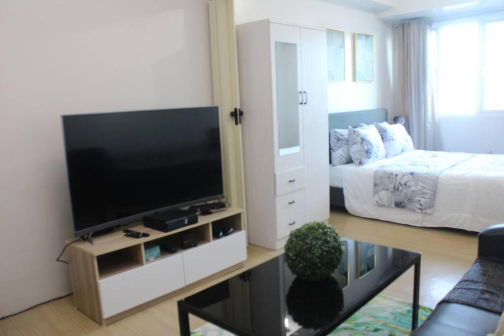 Huge A2J Executive Luxury 1Br Suite Near Abs Cbn, Gma Manila Kültér fotó