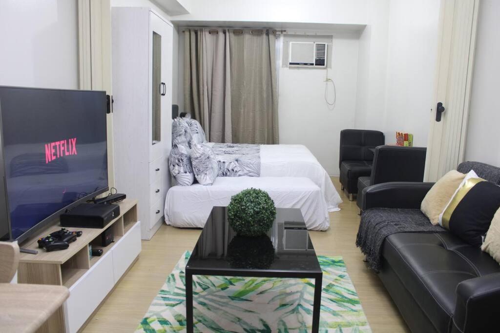 Huge A2J Executive Luxury 1Br Suite Near Abs Cbn, Gma Manila Kültér fotó