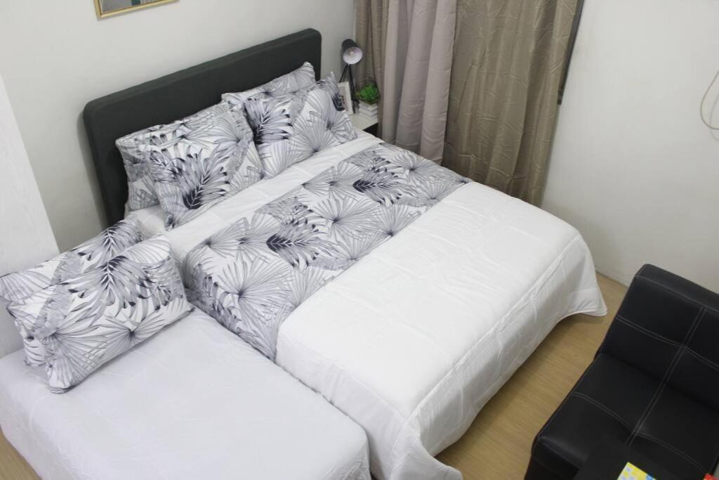 Huge A2J Executive Luxury 1Br Suite Near Abs Cbn, Gma Manila Kültér fotó