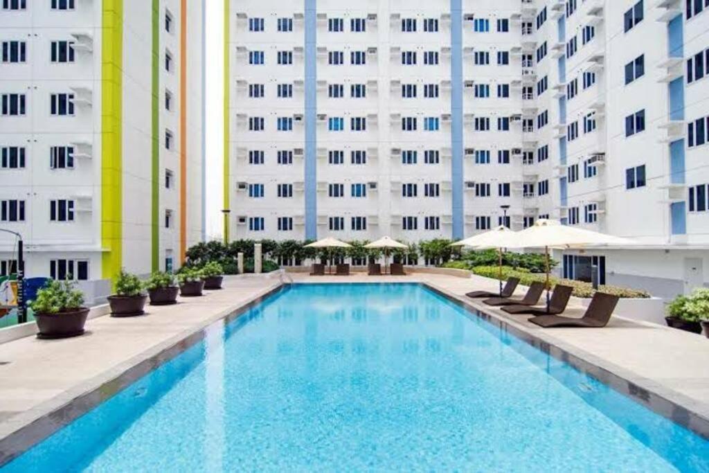 Huge A2J Executive Luxury 1Br Suite Near Abs Cbn, Gma Manila Kültér fotó